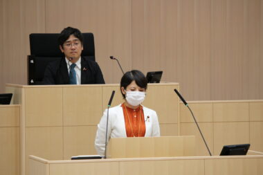 2025年11月25日、一般質問（河合りな）令和7年度・第4回定例会「多様な働き方とマネジメント」「女性管理職」「教育費の無償化」「広報」等